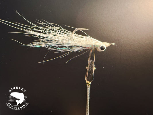 WHITE CLOUSER
